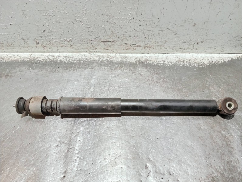 Recambio de amortiguador trasero derecho para renault clio ii fase i (b/cbo) 1.4 alize referencia OEM IAM 7700426693D 0305100041