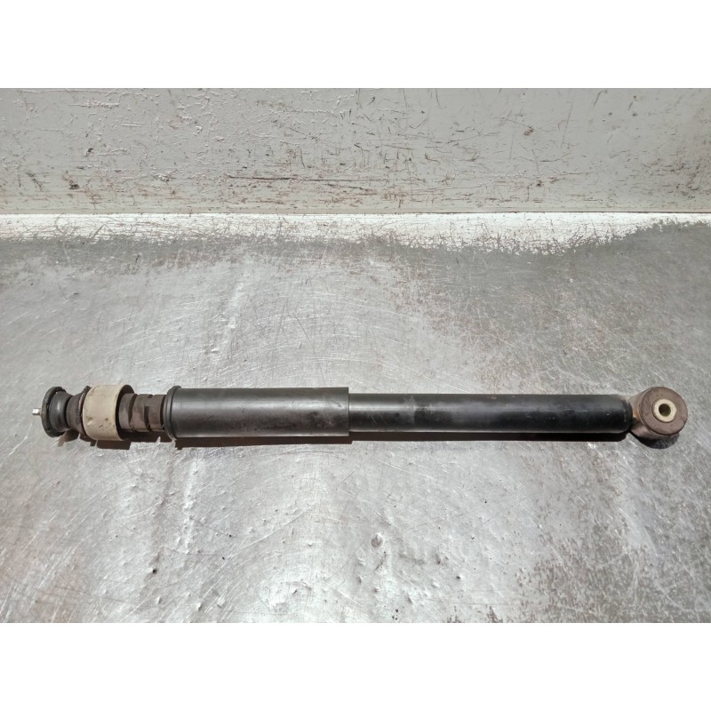 Recambio de amortiguador trasero izquierdo para renault clio ii fase i (b/cbo) 1.4 alize referencia OEM IAM 7700426693D 03051000