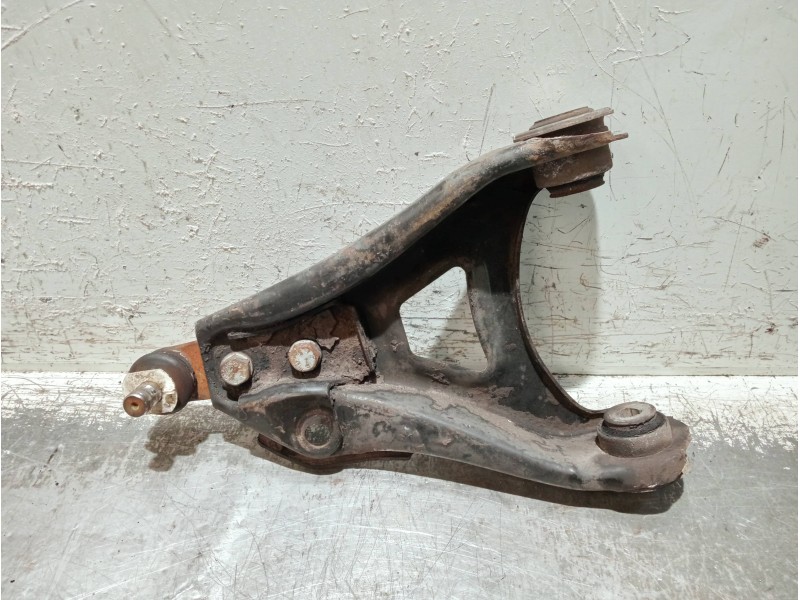 Recambio de brazo suspension inferior delantero izquierdo para renault clio ii fase i (b/cbo) 1.4 alize referencia OEM IAM   