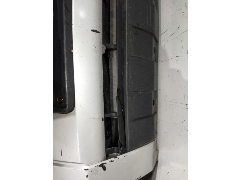 Recambio de paragolpes delantero para land rover discovery v6 td s referencia OEM IAM  VER FOTOS 