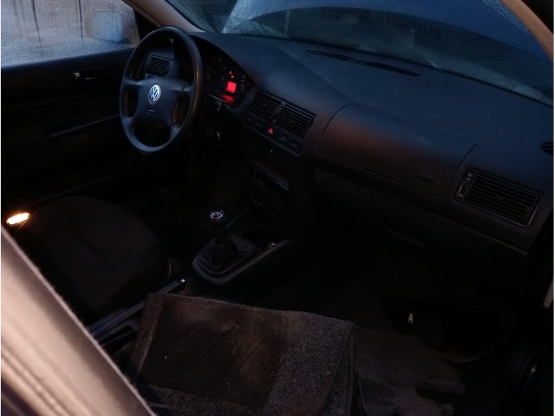 volkswagen golf iv berlina (1j1) del año 2002