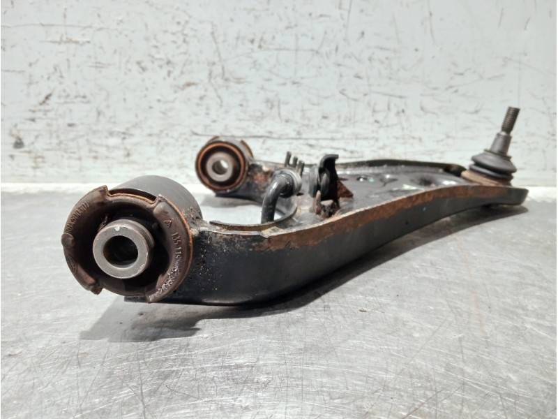 Recambio de brazo suspension superior delantero izquierdo para land rover discovery v6 td s referencia OEM IAM   