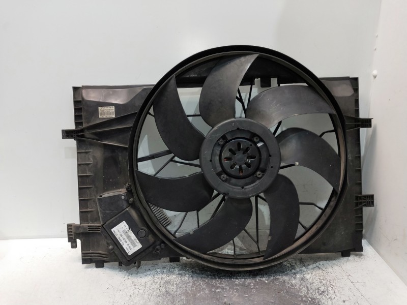 Recambio de electroventilador para mercedes clase c (w203) berlina referencia OEM IAM A2035000293 885001966 
