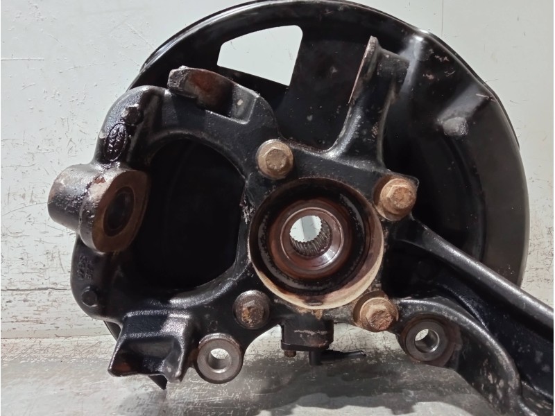 Recambio de mangueta delantera derecha para land rover discovery v6 td s referencia OEM IAM RUB000224RH  