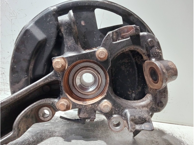 Recambio de mangueta delantera izquierda para land rover discovery v6 td s referencia OEM IAM RUB000234LH  