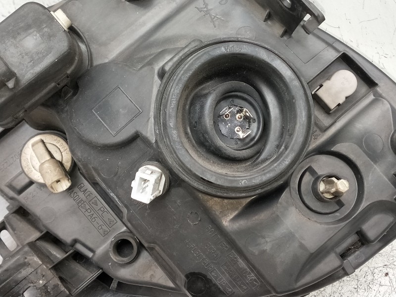 Recambio de faro derecho para renault kangoo (f/kc0) referencia OEM IAM 8200150617  