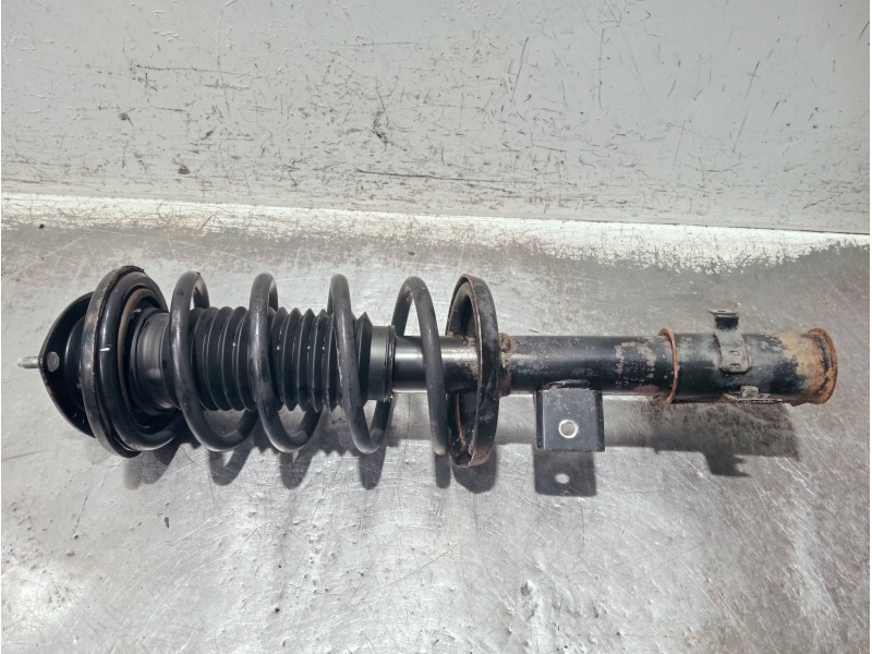 Recambio de amortiguador delantero izquierdo para suzuki grand vitara jb (jt) referencia OEM IAM 4160265J00  