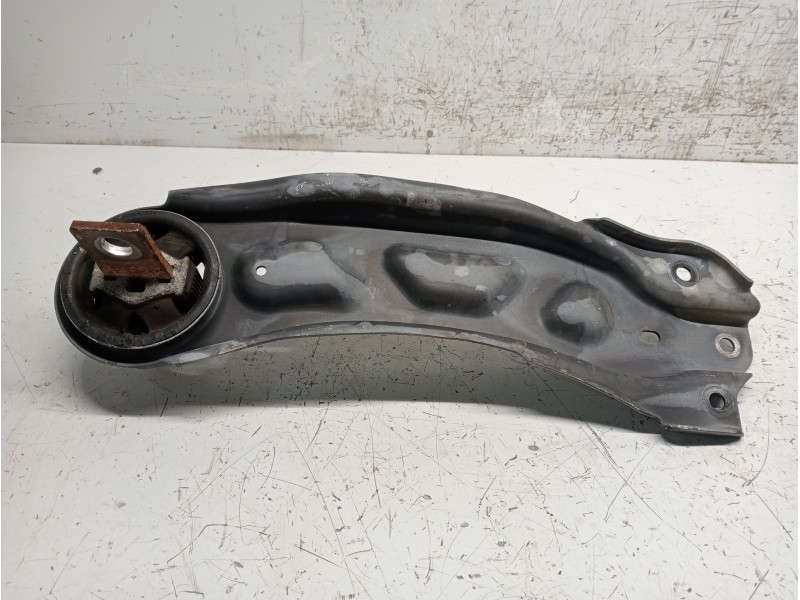 Recambio de brazo suspension superior trasero izquierdo para mercedes clase b (w246) b 180 cdi be (246.200) referencia OEM IAM A