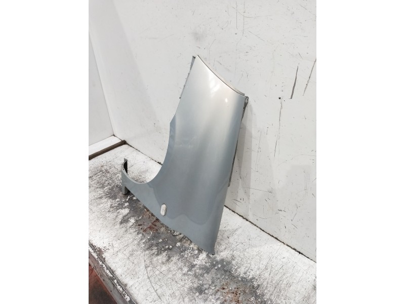 Recambio de aleta delantera izquierda para renault clio ii fase ii (b/cb0) referencia OEM IAM   