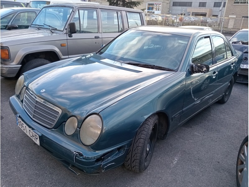 mercedes clase e (w210) berlina del año 2000