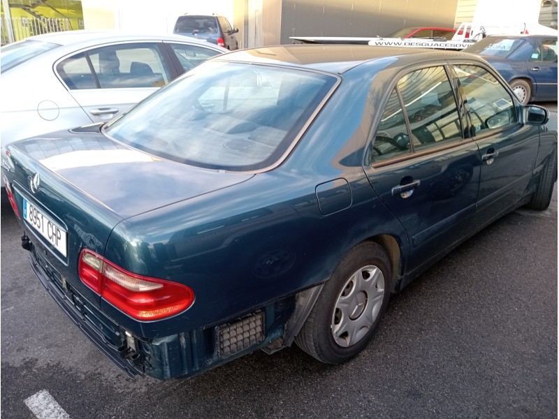 mercedes clase e (w210) berlina del año 2000