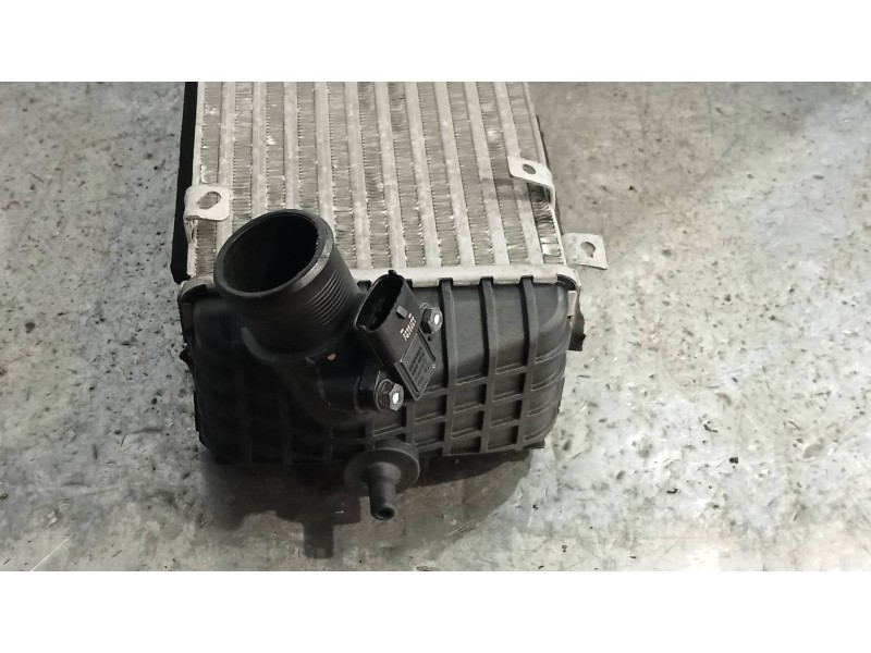 Recambio de intercooler para hyundai i40 1.7 crdi cat referencia OEM IAM 282702A800  