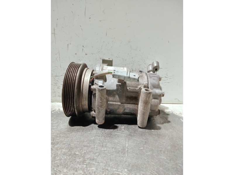 Recambio de compresor aire acondicionado para renault kangoo (f/kc0) referencia OEM IAM 8200953359  