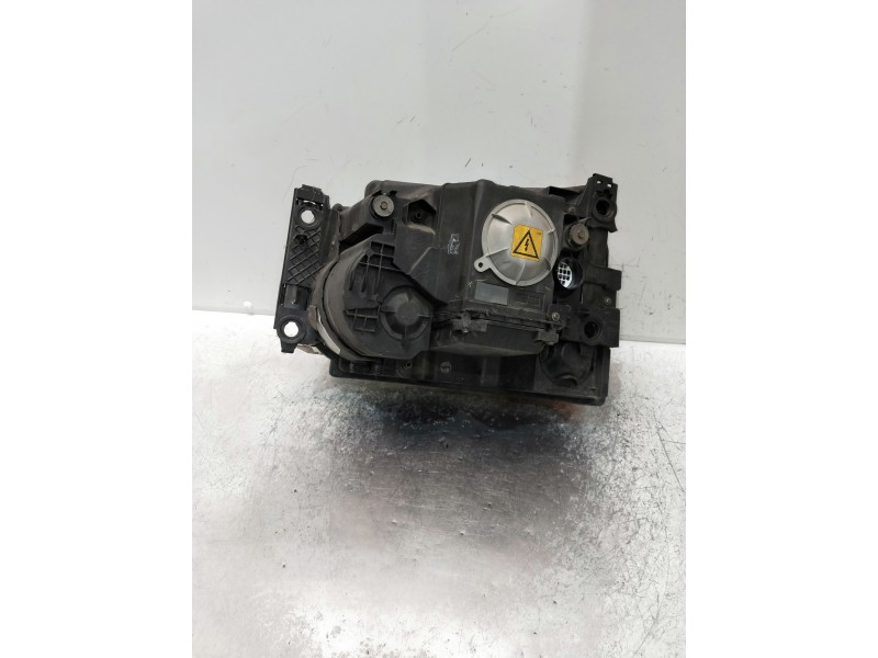 Recambio de faro derecho para land rover discovery v6 td s referencia OEM IAM XBC500402  