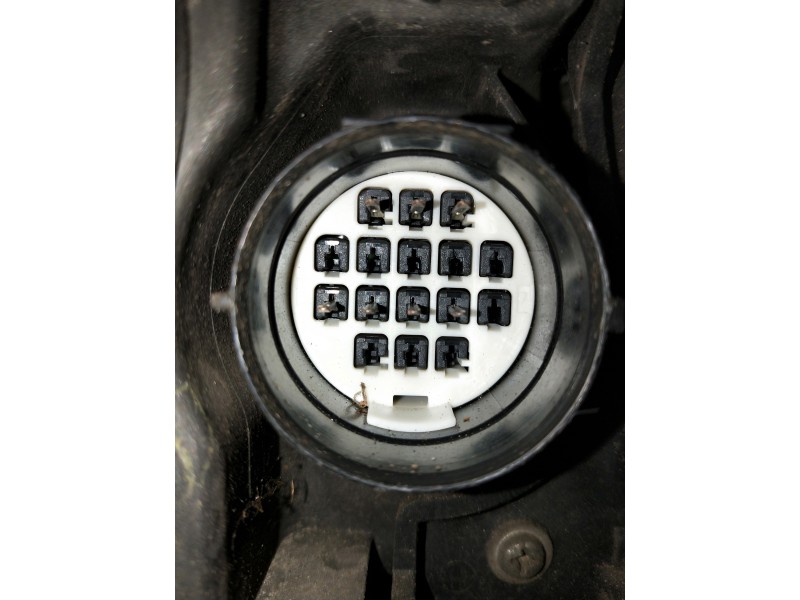 Recambio de faro derecho para land rover discovery v6 td s referencia OEM IAM XBC500402  