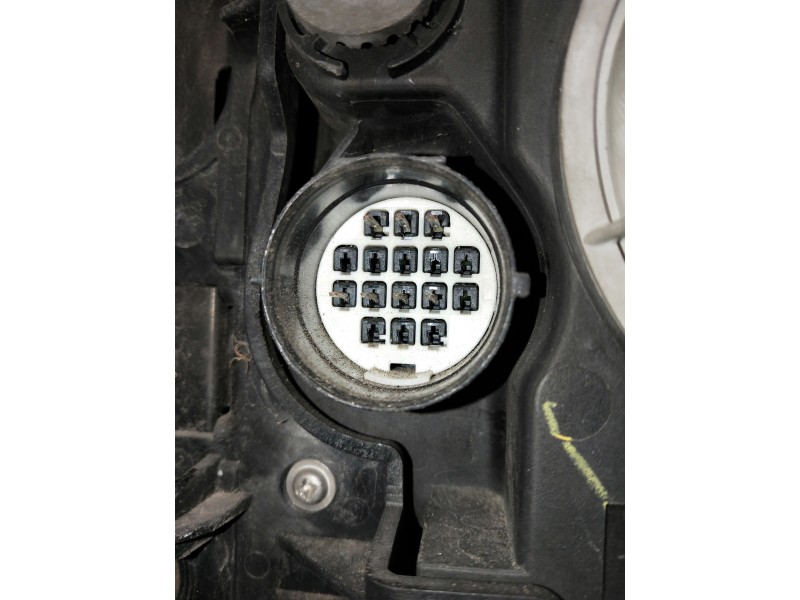 Recambio de faro izquierdo para land rover discovery v6 td s referencia OEM IAM   