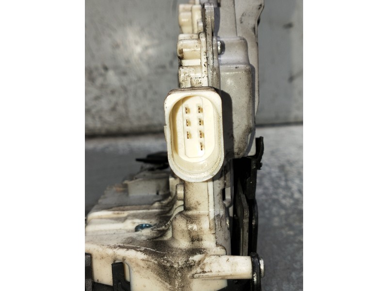 Recambio de motor cierre centralizado delantero derecho para seat leon (1p1) referencia OEM IAM 1P1837016  5P