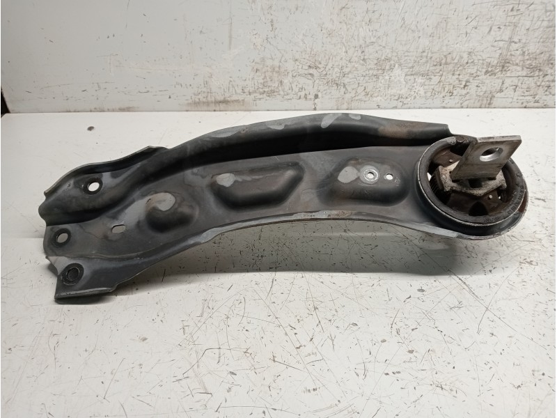 Recambio de brazo suspension superior trasero derecho para mercedes clase b (w246) b 180 cdi be (246.200) referencia OEM IAM A24