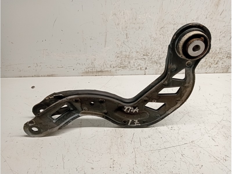 Recambio de brazo suspension superior trasero izquierdo para mercedes clase b (w246) b 180 cdi be (246.200) referencia OEM IAM A