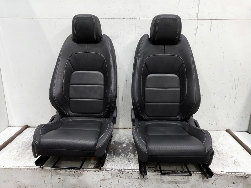 Recambio de juego asientos completo para jaguar f-pace referencia OEM IAM  5P CON TAPIZADOS Recambio de juego asientos completo para jaguar f-pace referencia OEM IAM  5P CON TAPIZADOS
