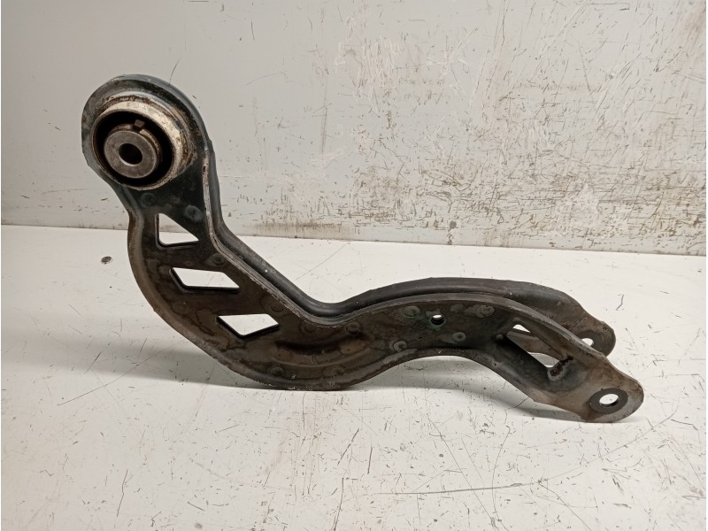 Recambio de brazo suspension superior trasero derecho para mercedes clase b (w246) b 180 cdi be (246.200) referencia OEM IAM A24