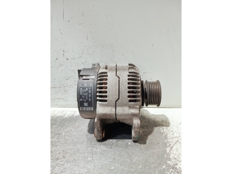 Recambio de alternador para volkswagen golf iv berlina (1j1) referencia OEM IAM 037903025B 0123310037 