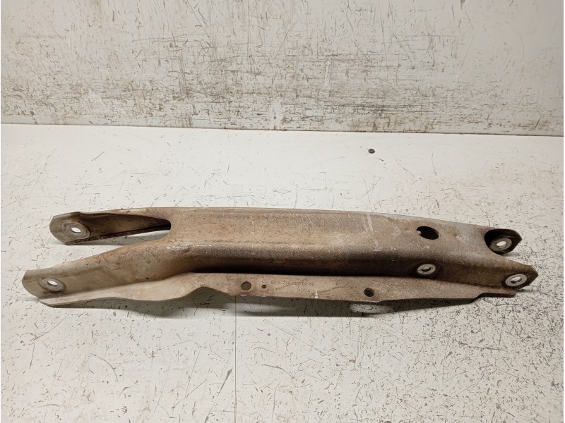 Recambio de brazo suspension inferior trasero derecho para mercedes clase b (w246) b 180 cdi be (246.200) referencia OEM IAM A24