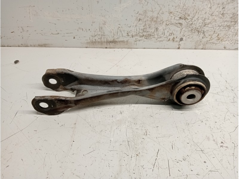 Recambio de brazo suspension inferior trasero izquierdo para mercedes clase b (w246) b 180 cdi be (246.200) referencia OEM IAM A