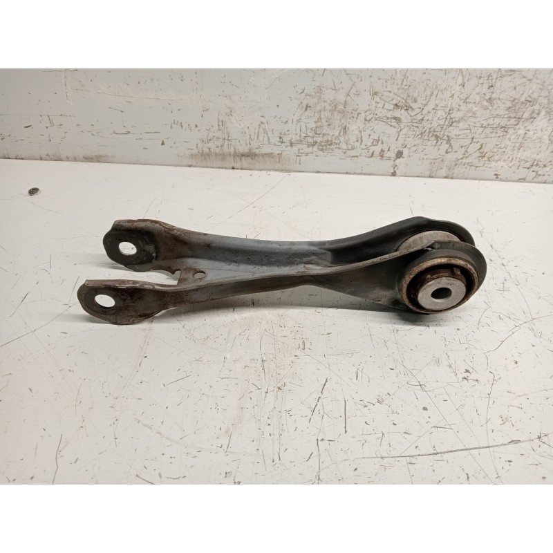 Recambio de brazo suspension inferior trasero derecho para mercedes clase b (w246) b 180 cdi be (246.200) referencia OEM IAM A24