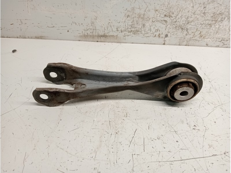 Recambio de brazo suspension inferior trasero derecho para mercedes clase b (w246) b 180 cdi be (246.200) referencia OEM IAM A24