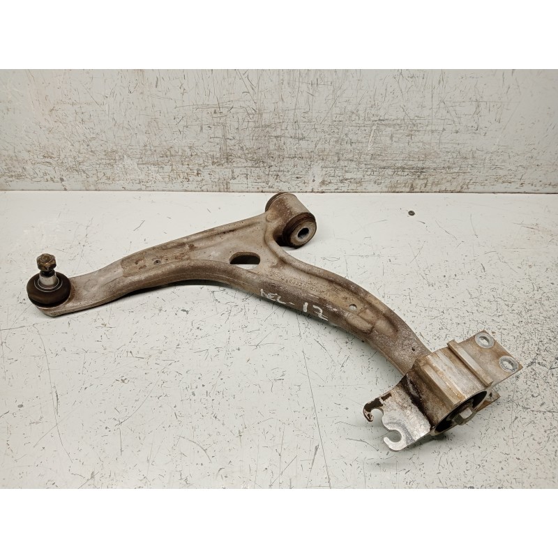 Recambio de brazo suspension inferior delantero izquierdo para mercedes clase b (w246) b 180 cdi be (246.200) referencia OEM IAM