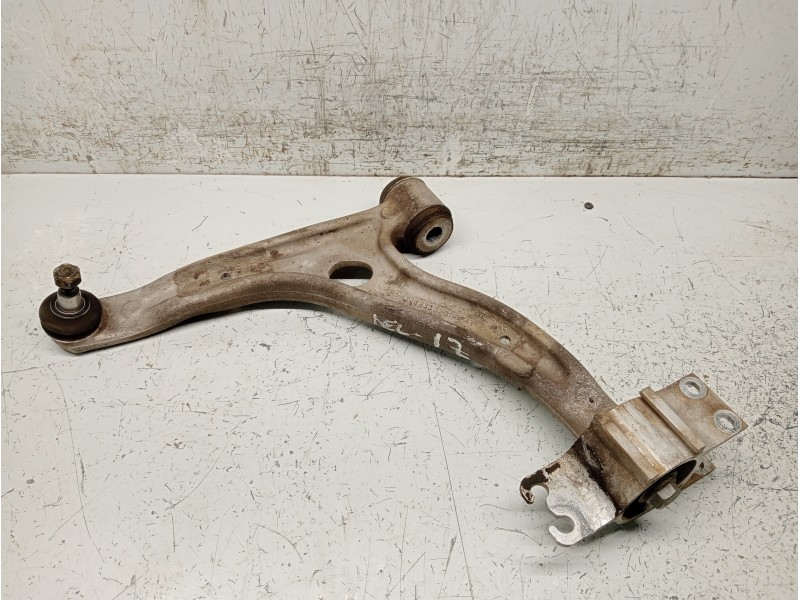 Recambio de brazo suspension inferior delantero izquierdo para mercedes clase b (w246) b 180 cdi be (246.200) referencia OEM IAM