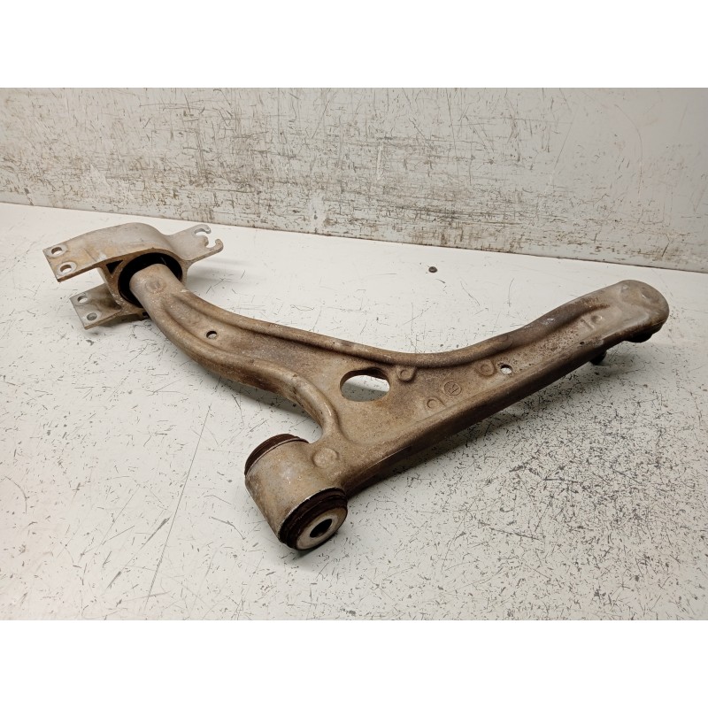 Recambio de brazo suspension inferior delantero derecho para mercedes clase b (w246) b 180 cdi be (246.200) referencia OEM IAM A