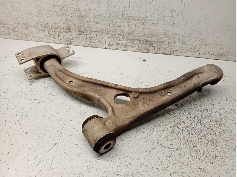 Recambio de brazo suspension inferior delantero derecho para mercedes clase b (w246) b 180 cdi be (246.200) referencia OEM IAM A