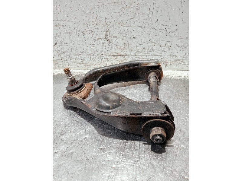 Recambio de brazo suspension superior delantero izquierdo para nissan terrano/terrano.ii (r20) referencia OEM IAM   