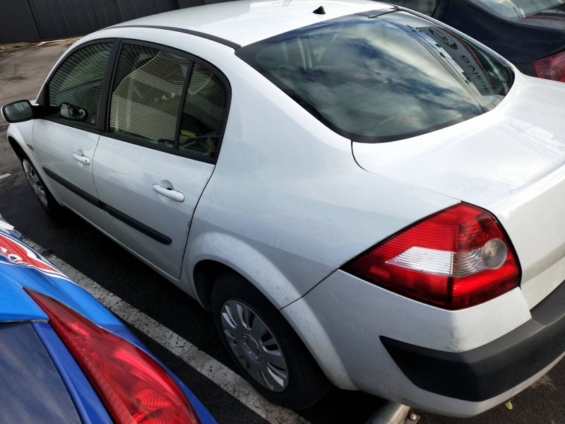 renault megane ii classic berlina del año 2004