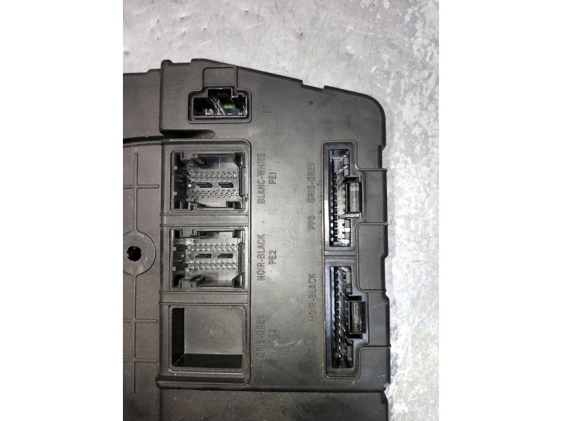 Recambio de modulo electronico para renault megane ii berlina 5p referencia OEM IAM 8200780018A 8200837588 U118400150K