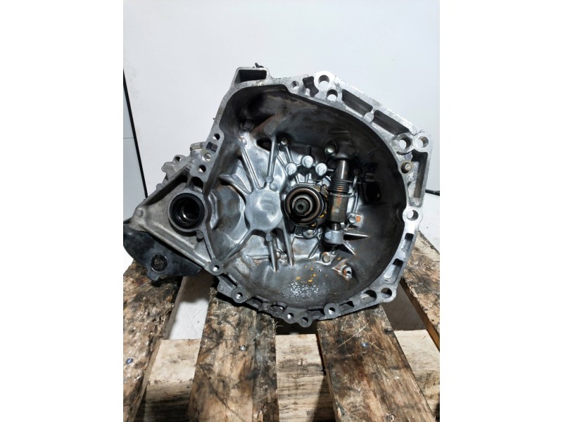 Recambio de caja cambios para toyota aygo (kgb/wnb) básico referencia OEM IAM 20TT01 0575034 