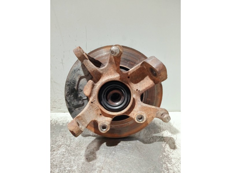 Recambio de mangueta delantera izquierda para nissan terrano/terrano.ii (r20) referencia OEM IAM   