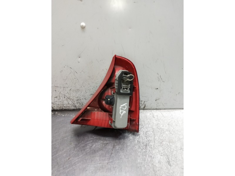 Recambio de piloto trasero izquierdo para renault clio ii fase i (b/cbo) 1.4 alize referencia OEM IAM   