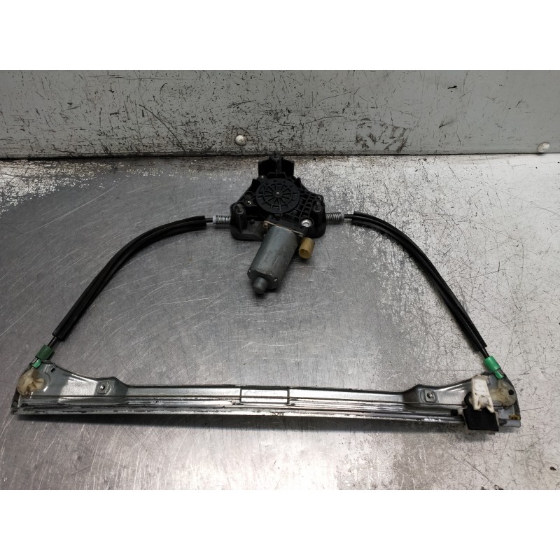 Recambio de elevalunas delantero izquierdo para renault clio ii fase i (b/cbo) 1.4 alize referencia OEM IAM 0130821690  5P
