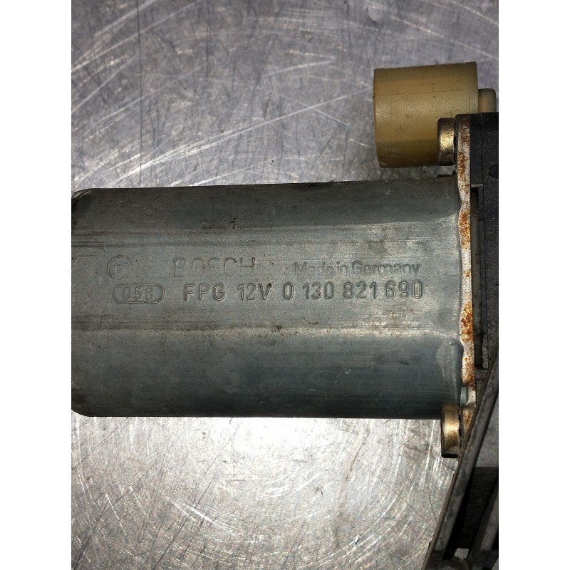 Recambio de elevalunas delantero izquierdo para renault clio ii fase i (b/cbo) 1.4 alize referencia OEM IAM 0130821690  5P