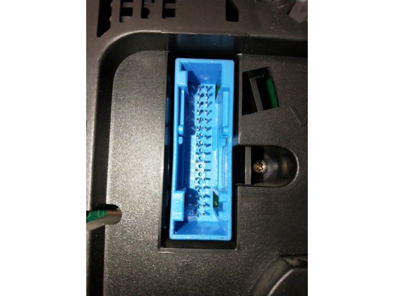 Recambio de cuadro instrumentos para audi a4 berlina (b5) referencia OEM IAM 8D0920932F 110008942043 