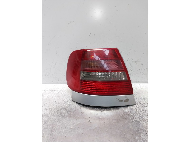 Recambio de piloto trasero izquierdo para audi a4 berlina (b5) referencia OEM IAM   