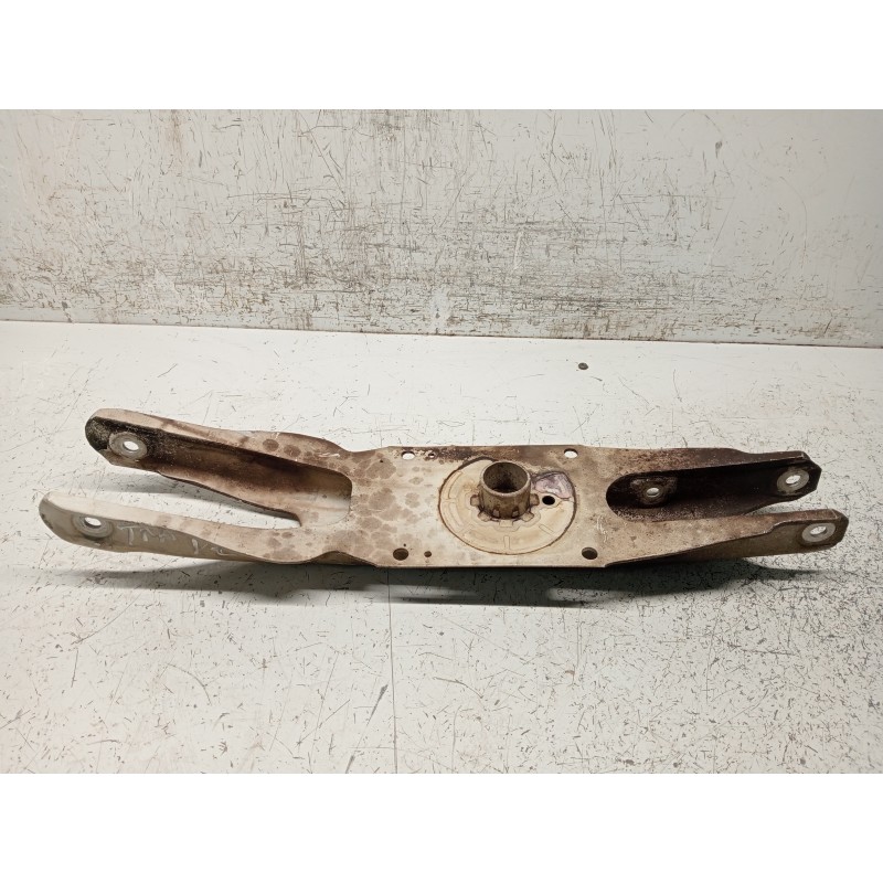 Recambio de brazo suspension inferior trasero izquierdo para mercedes clase b (w246) b 180 cdi be (246.200) referencia OEM IAM A
