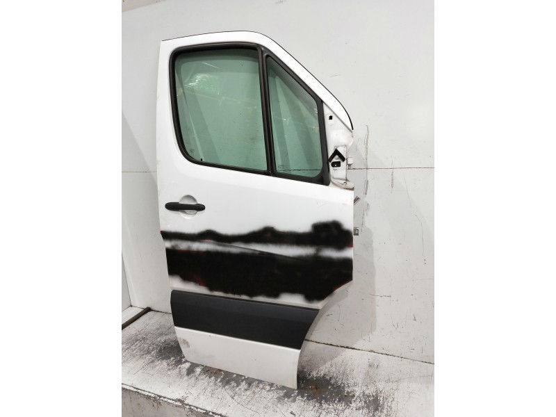 Recambio de puerta delantera derecha para mercedes sprinterii caja cerrada (desde 01.06) referencia OEM IAM   5P