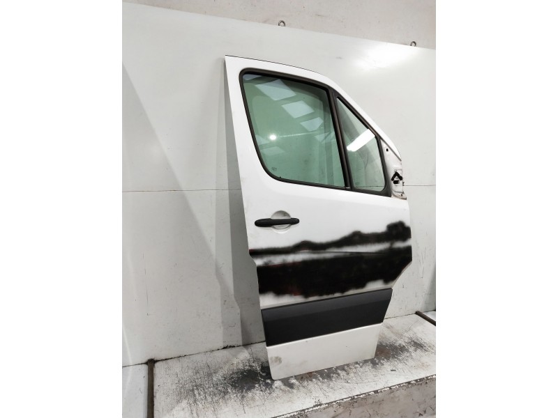 Recambio de puerta delantera derecha para mercedes sprinterii caja cerrada (desde 01.06) referencia OEM IAM   5P