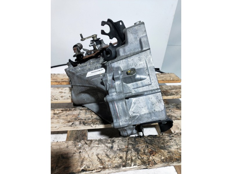 Recambio de caja cambios para toyota aygo (kgb/wnb) básico referencia OEM IAM 20TT01 0575034 