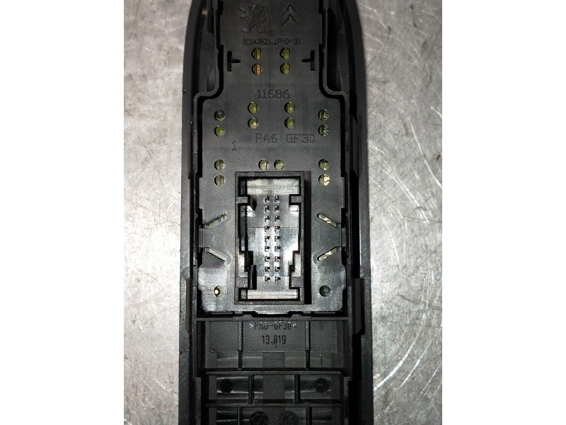 Recambio de mando elevalunas delantero izquierdo para peugeot 308 referencia OEM IAM 96565786XT  3P