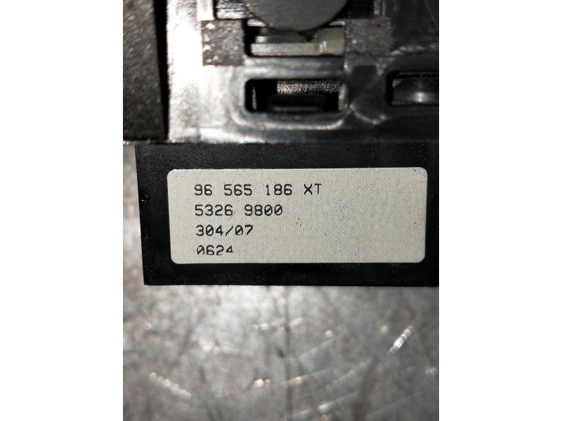 Recambio de mando elevalunas delantero izquierdo para peugeot 308 referencia OEM IAM 96565786XT  3P